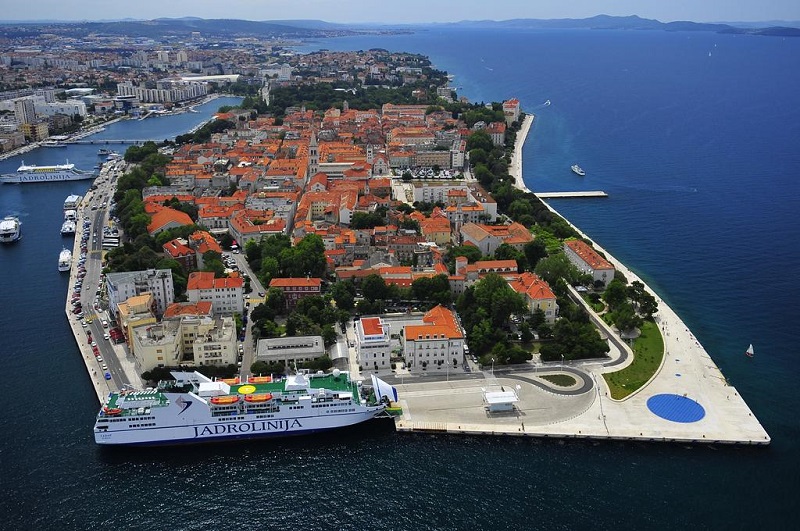 Zadar luxury cars hire